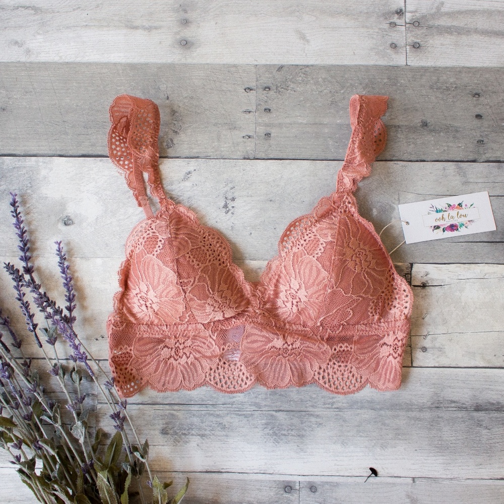 'Chloe' Lace Bralette - Picture 4 of 8